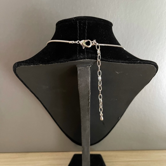 BEAUTIFUL Necklace+Earring set, gorgeous flora-inspired design, multiple colors! - Picture 3 of 6